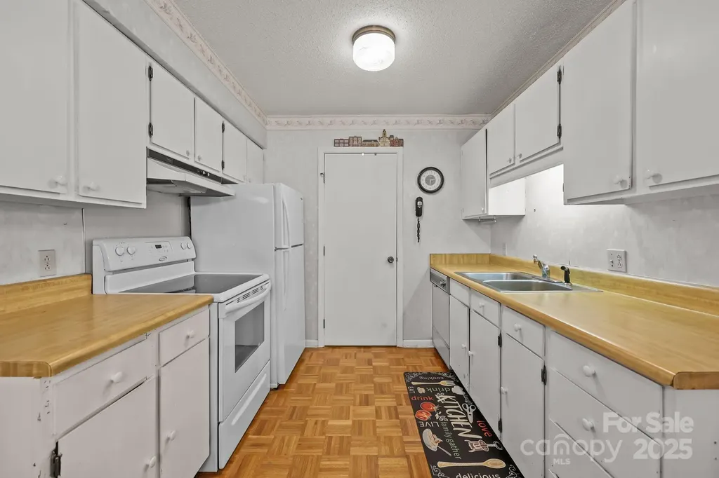 47 Edgewood Avenue NE Concord NC 28025