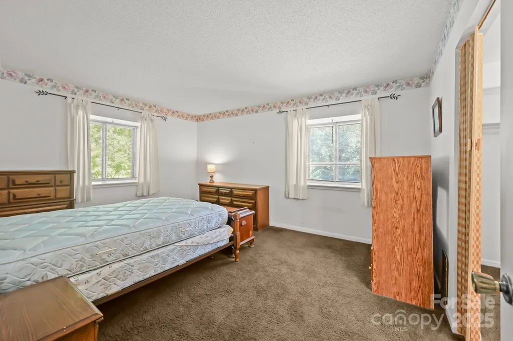 47 Edgewood Avenue NE Concord NC 28025