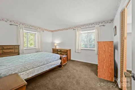 47 Edgewood Avenue NE Concord NC 28025