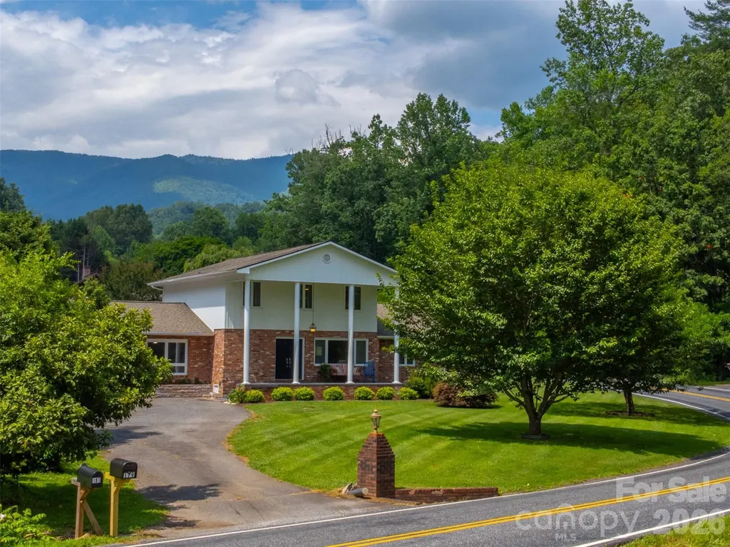 181 Fisher Creek Road Sylva NC 28779