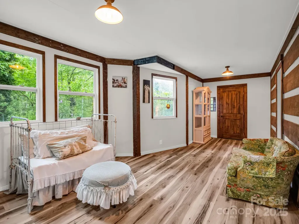 1145 Bearwallow Mountain Road Hendersonville NC 28792