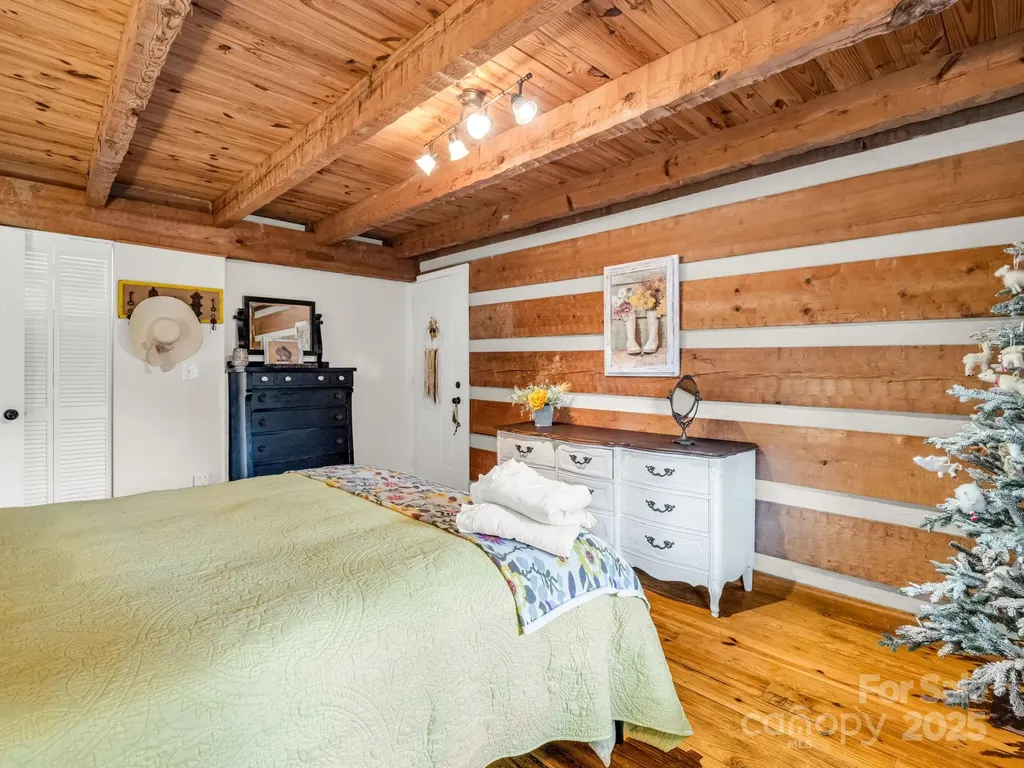 1145 Bearwallow Mountain Road Hendersonville NC 28792