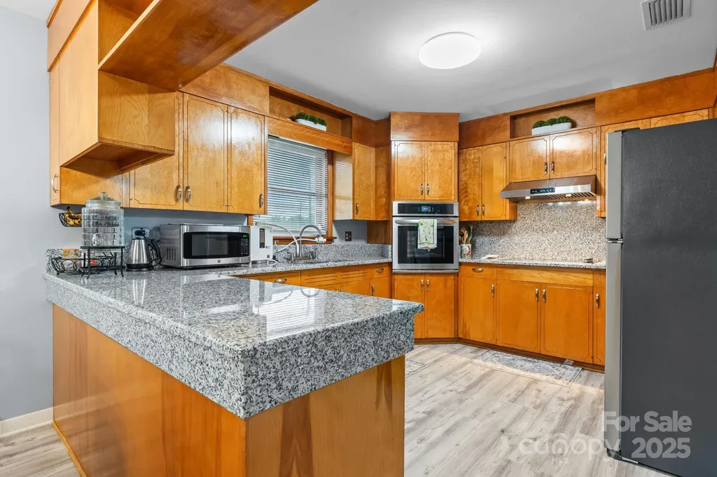 2761 Highland Avenue NE Hickory NC 28601