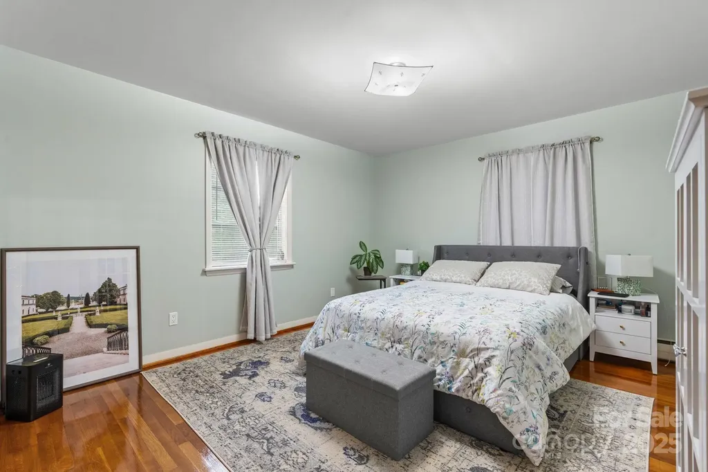 2761 Highland Avenue NE Hickory NC 28601