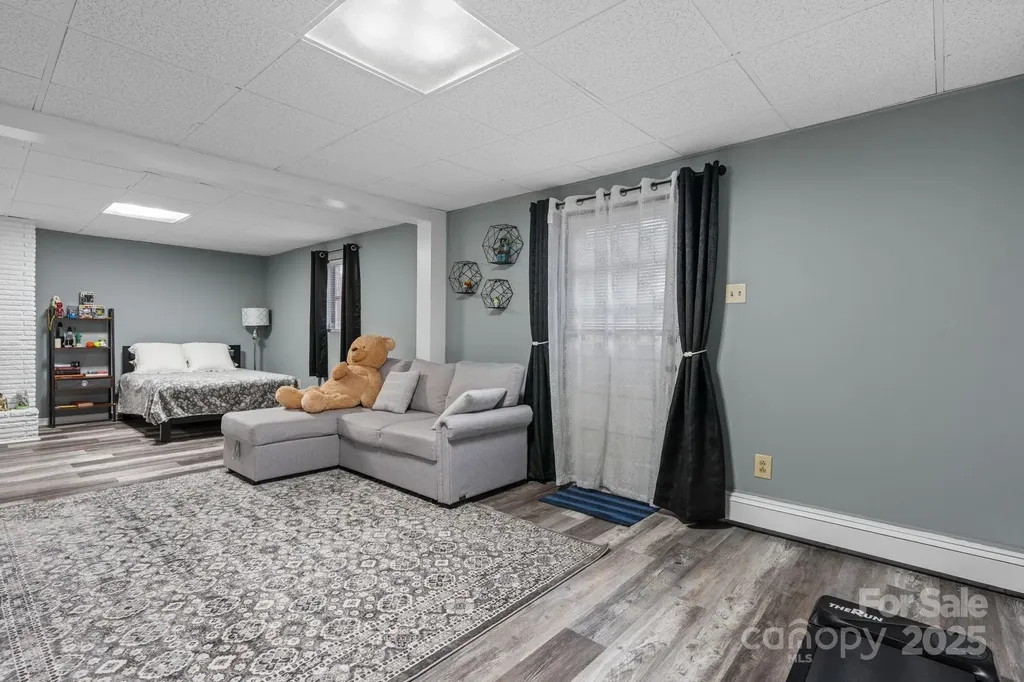 2761 Highland Avenue NE Hickory NC 28601