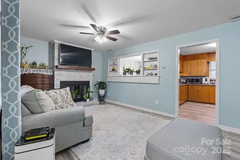 2761 Highland Avenue NE Hickory NC 28601
