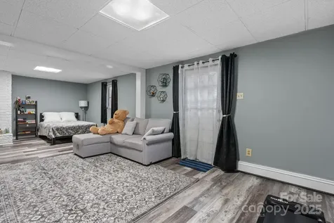 2761 Highland Avenue NE Hickory NC 28601