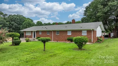 2761 Highland Avenue NE Hickory NC 28601