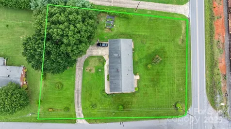 2761 Highland Avenue NE Hickory NC 28601