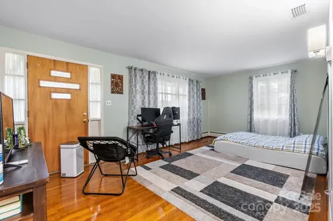 2761 Highland Avenue NE Hickory NC 28601