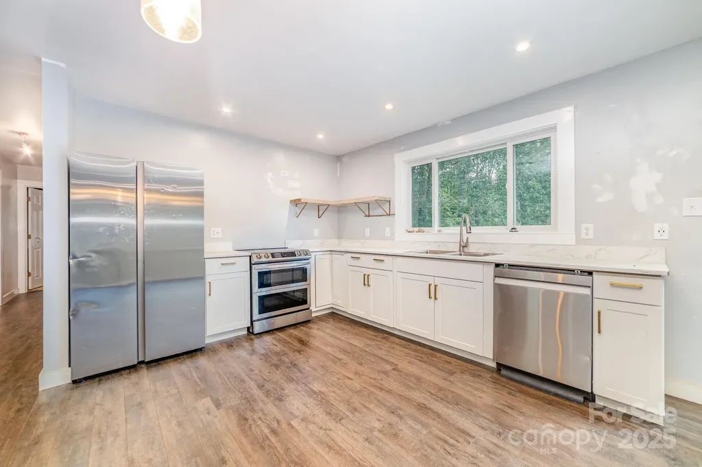1490 Edisons Bright Way Newton NC 28658