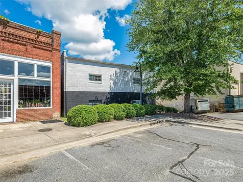 105 W Henderson Street Marion NC 28752