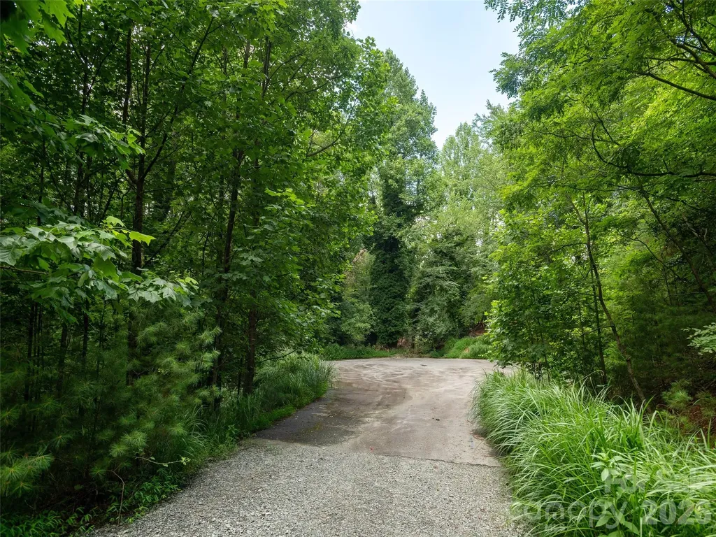 0 Willow Falls Lane Hendersonville NC 28792