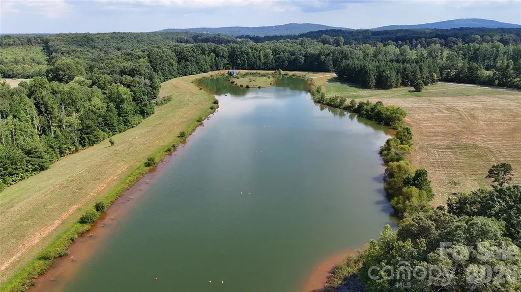 4446 Mirror Lake Drive Catawba NC 28609