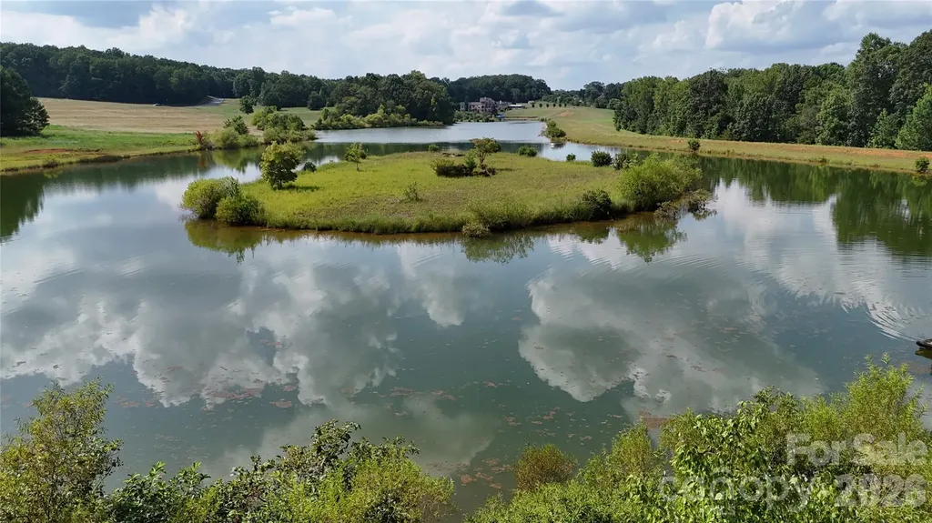 4446 Mirror Lake Drive Catawba NC 28609