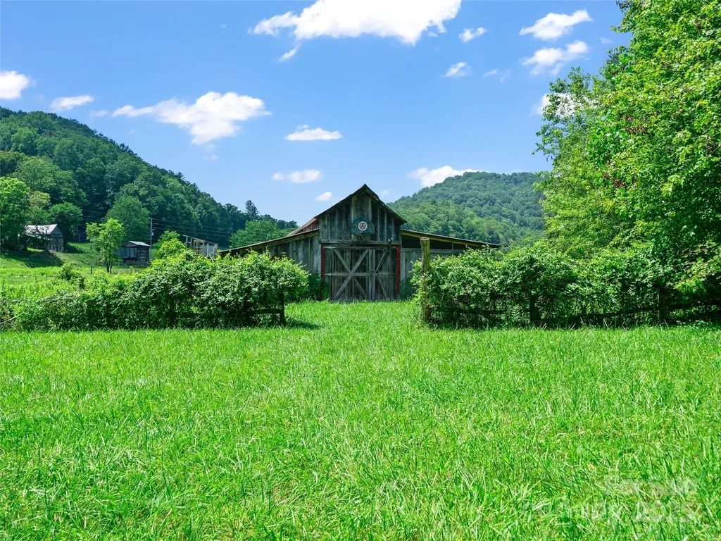 9065 Nc 63 Highway Leicester NC 28748