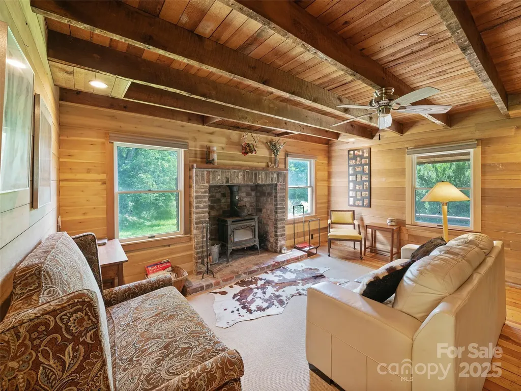 9065 Nc 63 Highway Leicester NC 28748