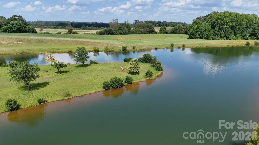 4604 Mirror Lake Drive Catawba NC 28609