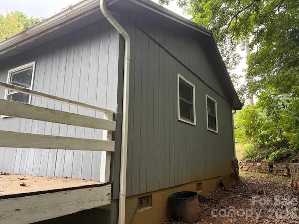 3166 Holly Road Connelly Springs NC 28612