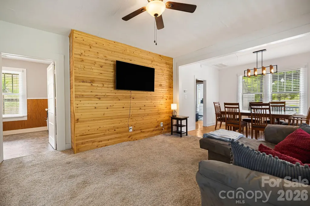 29 Ponder Street Mars Hill NC 28754