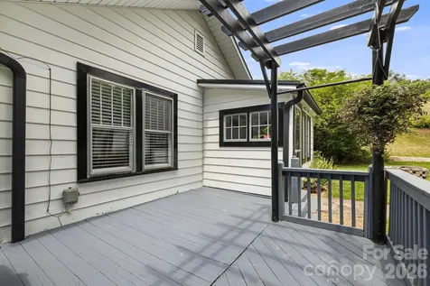 29 Ponder Street Mars Hill NC 28754