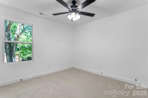 802 Patricia Avenue Harrisburg NC 28075