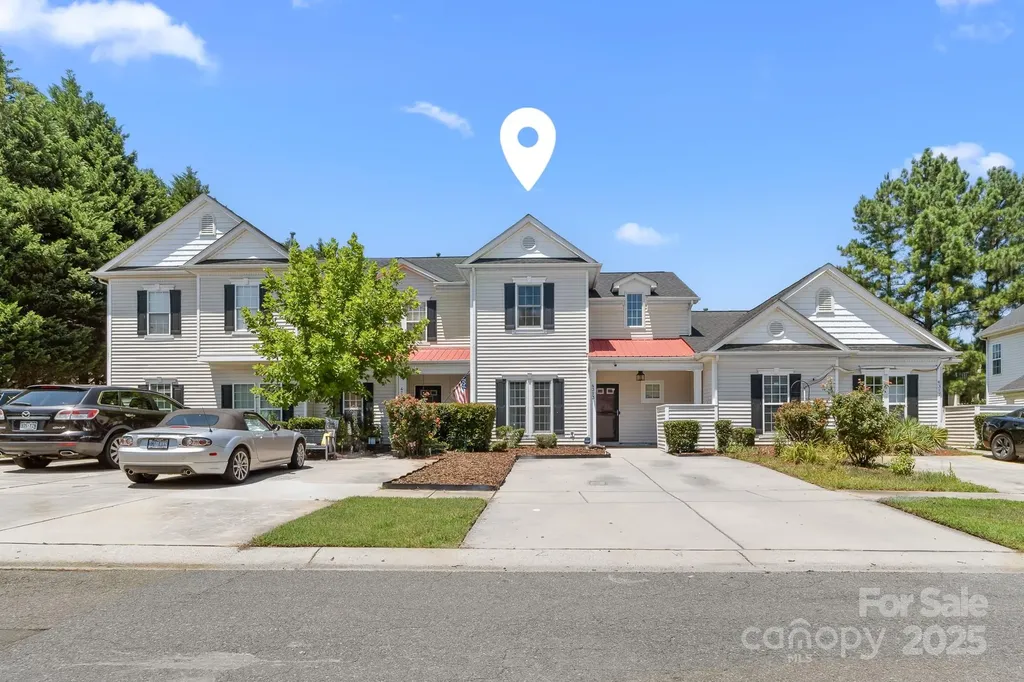 4313 Eaves Lane Charlotte NC 28215