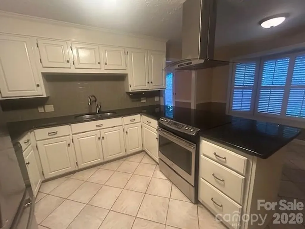 252 Deerfield Street SE Lenoir NC 28645