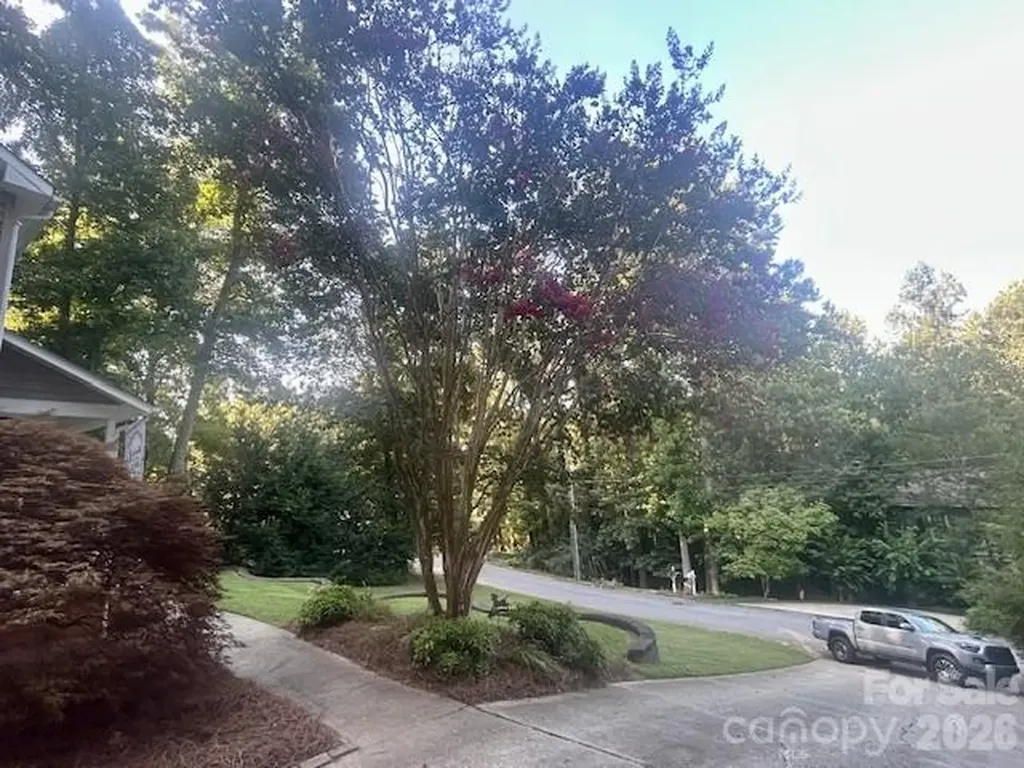 252 Deerfield Street SE Lenoir NC 28645