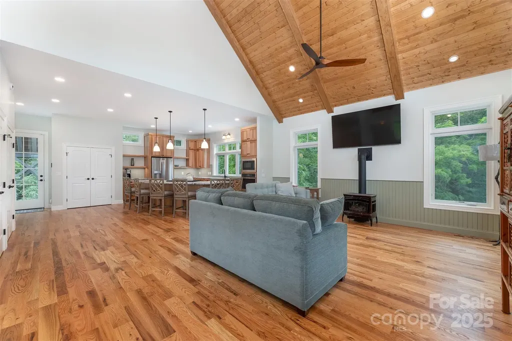 326 Golden Valley Drive Hendersonville NC 28792