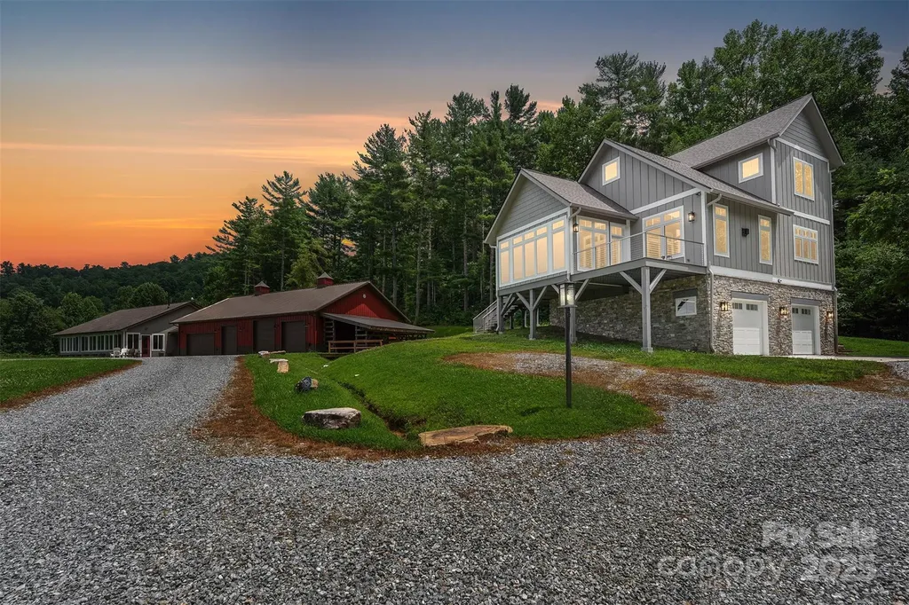 326 Golden Valley Drive Hendersonville NC 28792