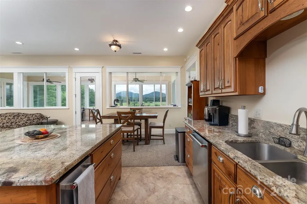 326 Golden Valley Drive Hendersonville NC 28792