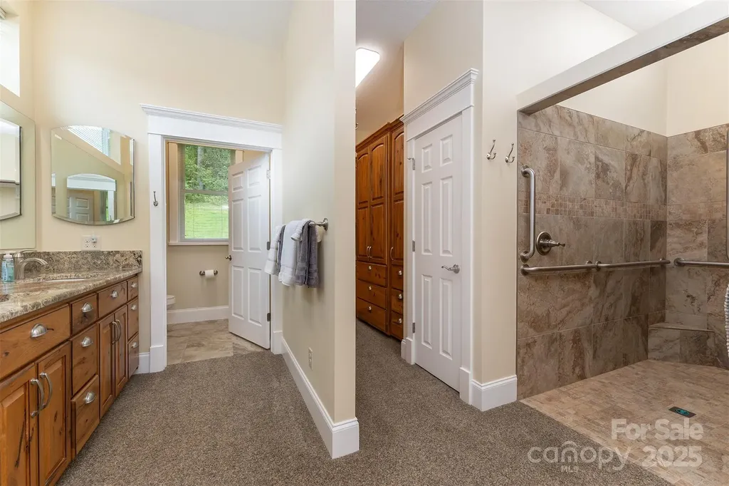326 Golden Valley Drive Hendersonville NC 28792