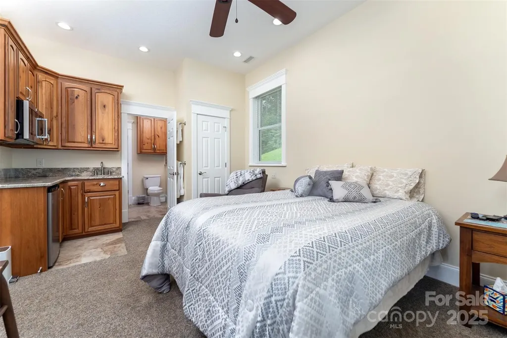 326 Golden Valley Drive Hendersonville NC 28792