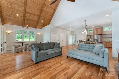 326 Golden Valley Drive Hendersonville NC 28792