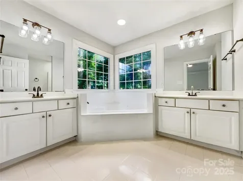 8117 Shannon Woods Lane Matthews NC 28104