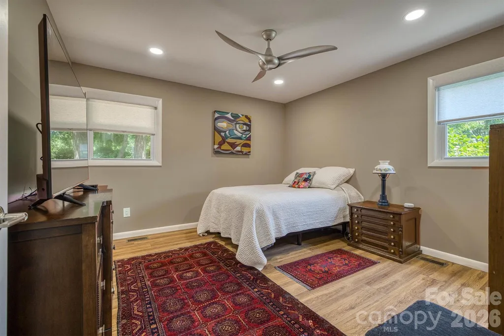 214 Howard Street Morganton NC 28655
