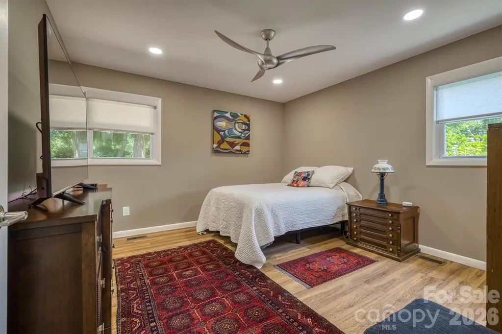 214 Howard Street Morganton NC 28655