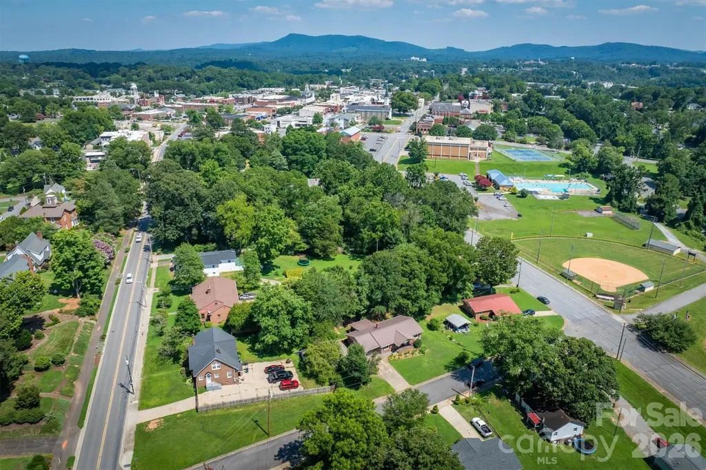 214 Howard Street Morganton NC 28655