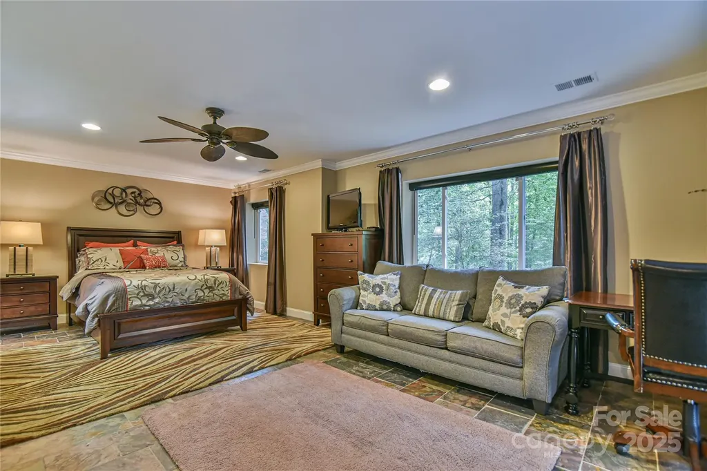 409 North Fork Road Black Mountain NC 28711
