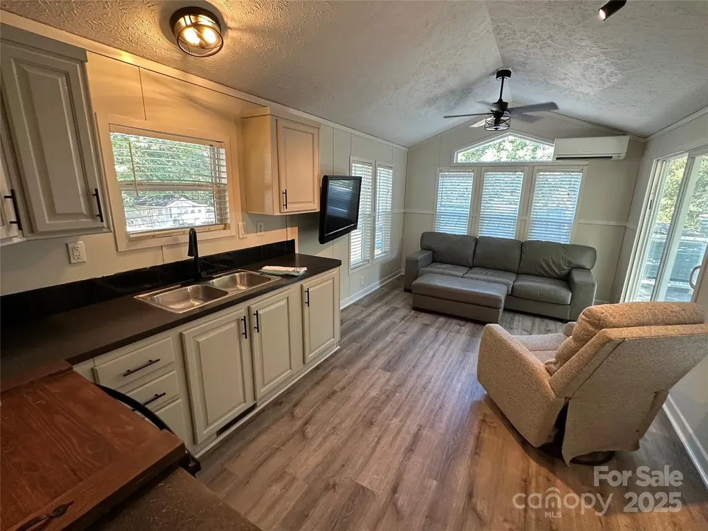 114 Meadowview Circle New London NC 28127