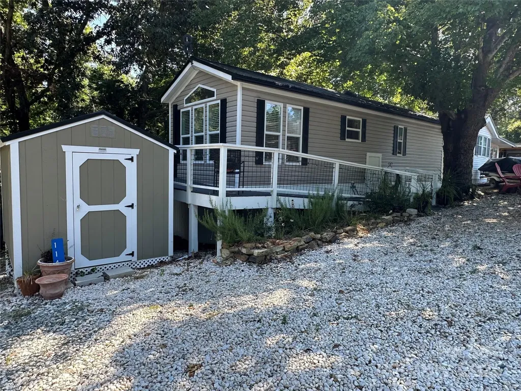 114 Meadowview Circle New London NC 28127
