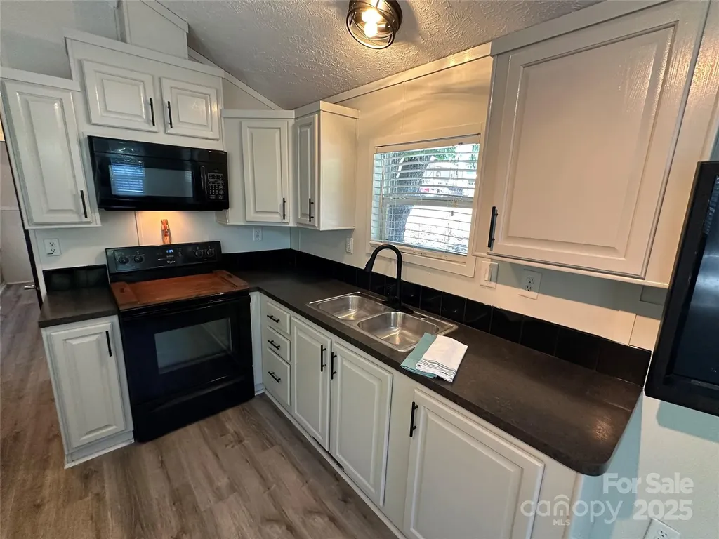 114 Meadowview Circle New London NC 28127