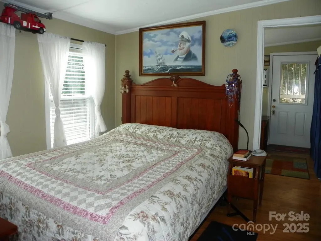 218 Cardinal Drive New London NC 28127