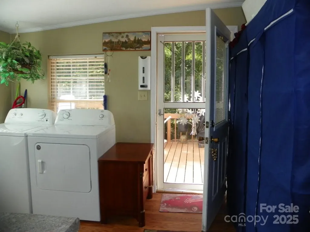218 Cardinal Drive New London NC 28127