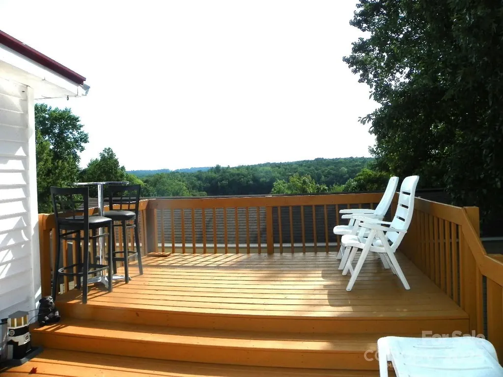 218 Cardinal Drive New London NC 28127