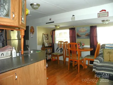 218 Cardinal Drive New London NC 28127