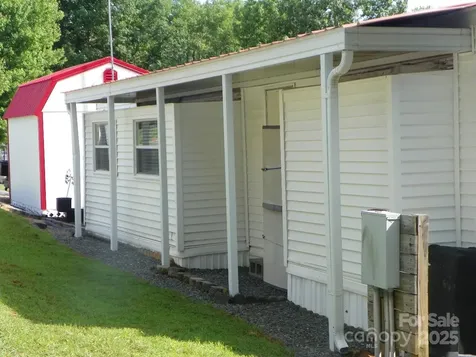 218 Cardinal Drive New London NC 28127