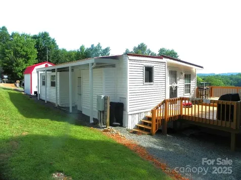 218 Cardinal Drive New London NC 28127