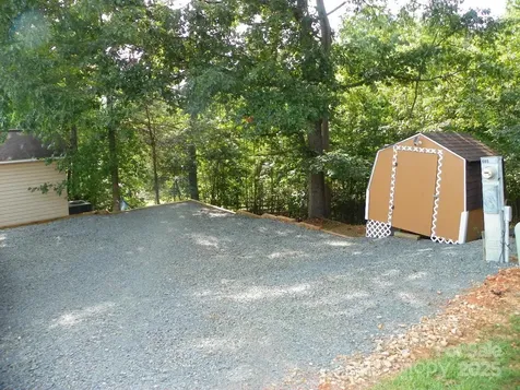 218 Cardinal Drive New London NC 28127